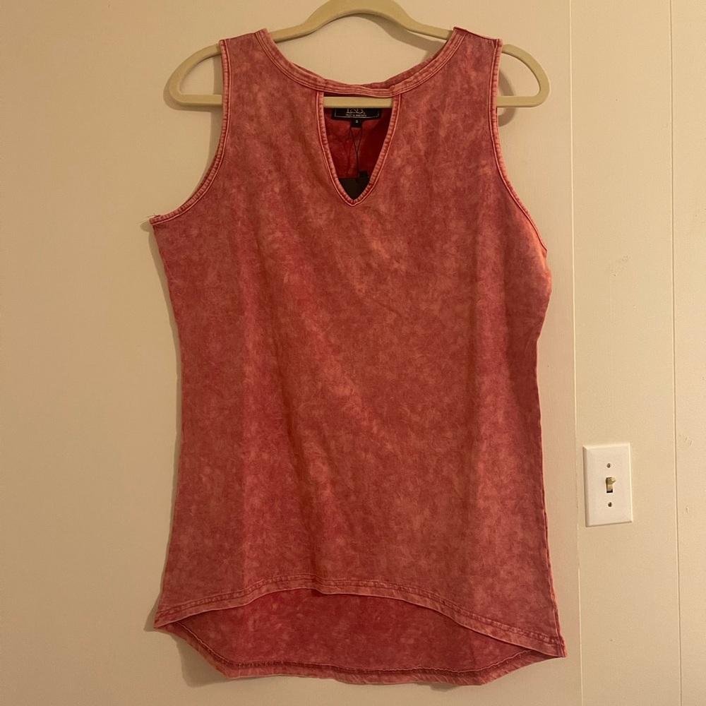 NEW Women’s tank top